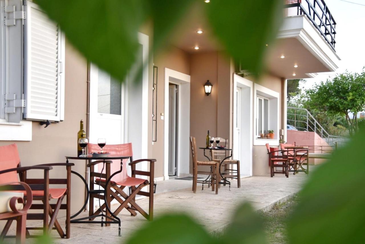 Anemomylos Apartments Ликсури Экстерьер фото
